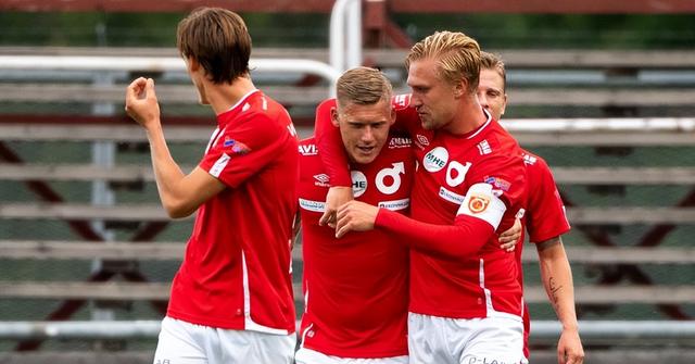 刚被裁不到仨月！1米72日本后卫杀回NBA，公牛伤病潮成他最后机会