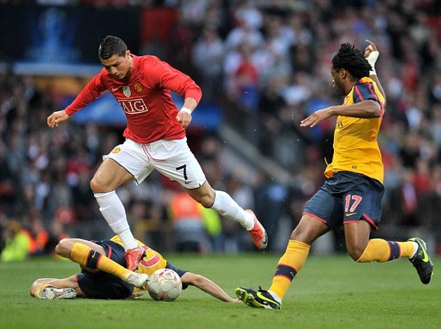 字母哥1断1帽拒绝湖人逆转，詹皇准三双成空砍，东契奇25中8致命6犯离场